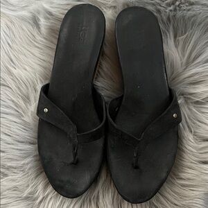 VGUC UGG Women's Black Slide Sandals Suede sz8